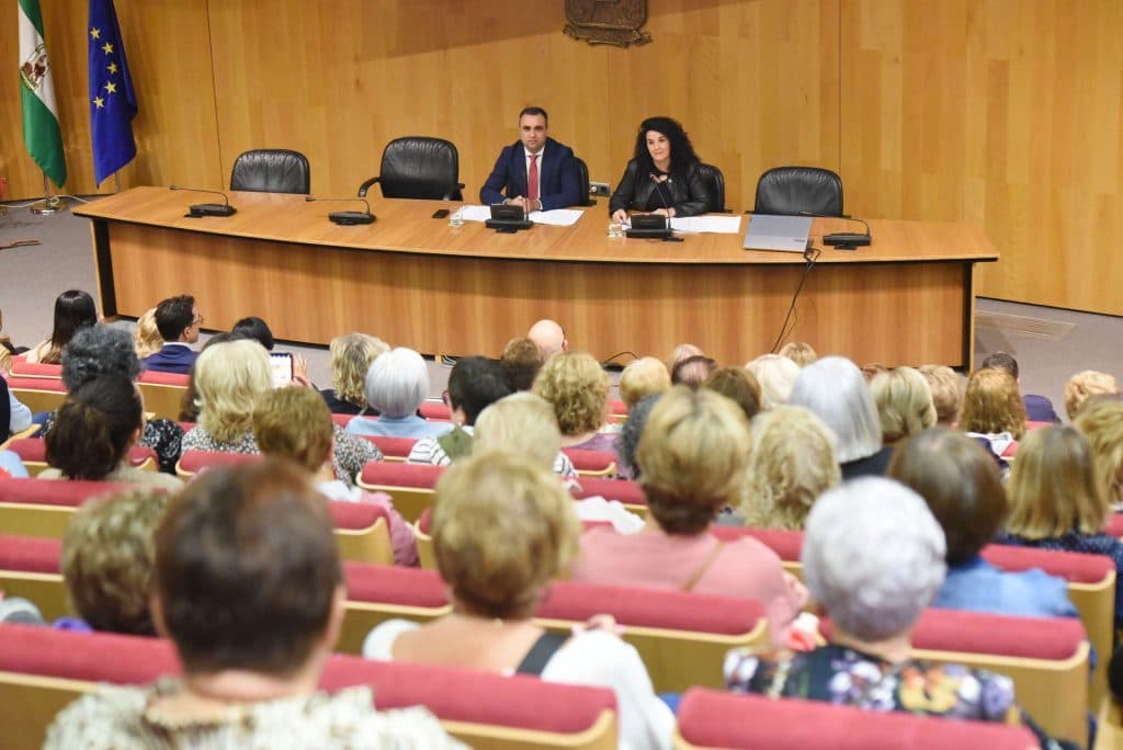 Diputación homenajea a las mujeres rurales con un encuentro sobre igualdad y el legado lorquiano