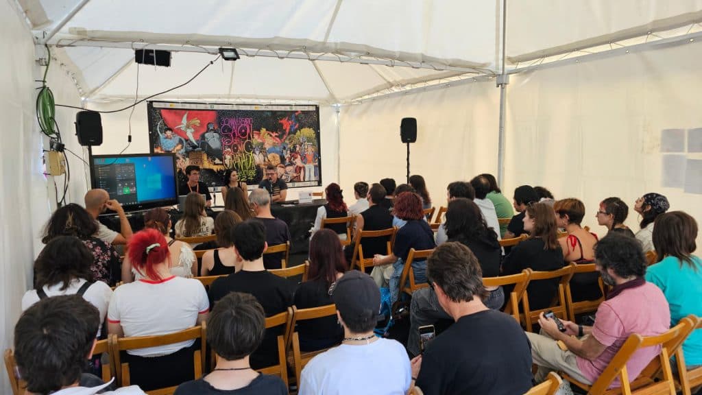 El Salón Internacional del Cómic de Granada continúa con éxito su 30ª edición donde hoy celebra el Sábado Social