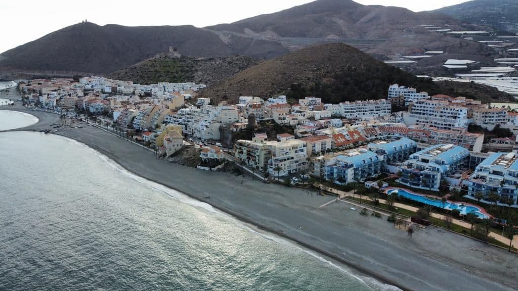 Paella solidaria para reformar el pabellón deportivo de Castell de Ferro