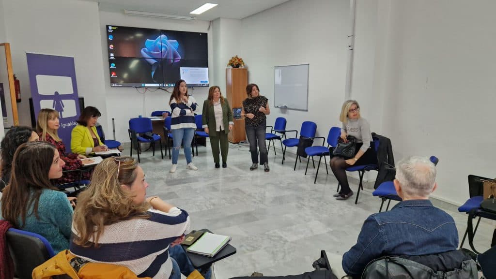En Salobreña unas jornadas forman a distintos profesionales en un ocio libre de violencia sexual