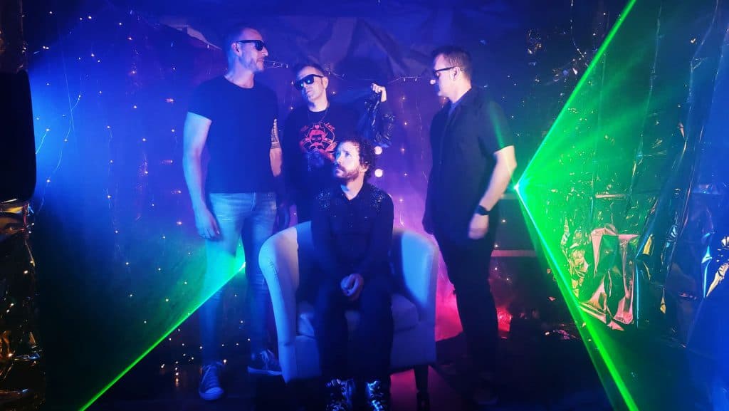 El grupo motrileño-granadino Siameses lanza “Veinte20”, o cómo volver a sorprender
