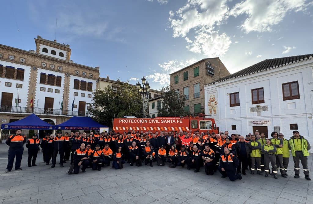 Voluntarios de las 55 agrupaciones locales de Protección Civil de la provincia participan en una jornada formativa en Santa Fe