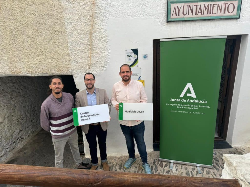 Pampaneira, Centro de Información Juvenil y Municipio Joven de Andalucía