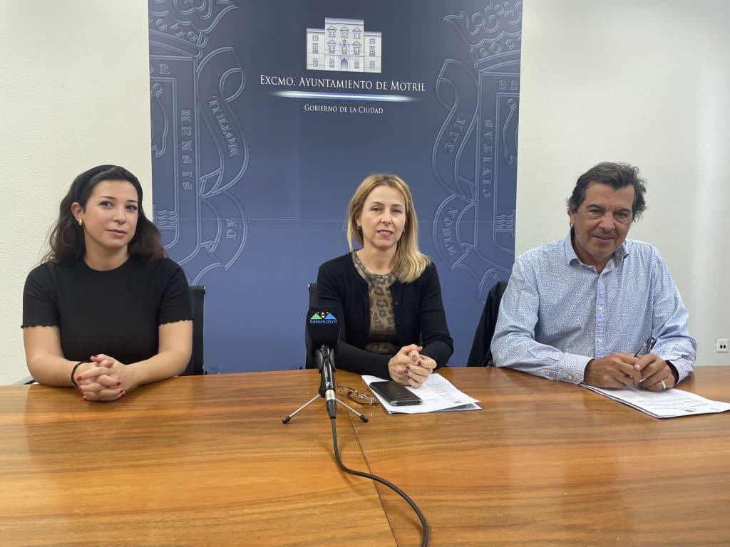 IU Verdes Equo Motril critica «la gestión negligente» del concejal de Deportes con la apertura de la piscina municipal