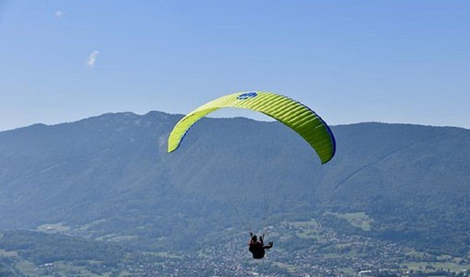 Fallece un parapentista tras sufrir una caída en Pechina (Almería)