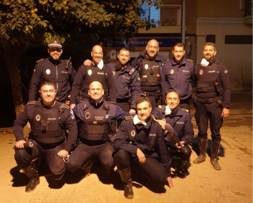 Regresa de Paiporta el segundo contingente de policías locales de Motril