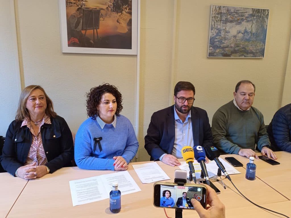 AECOST y la Asociación de Comerciantes y Hosteleros de Motril firman un «convenio histórico» en apoyo al tejido empresarial local