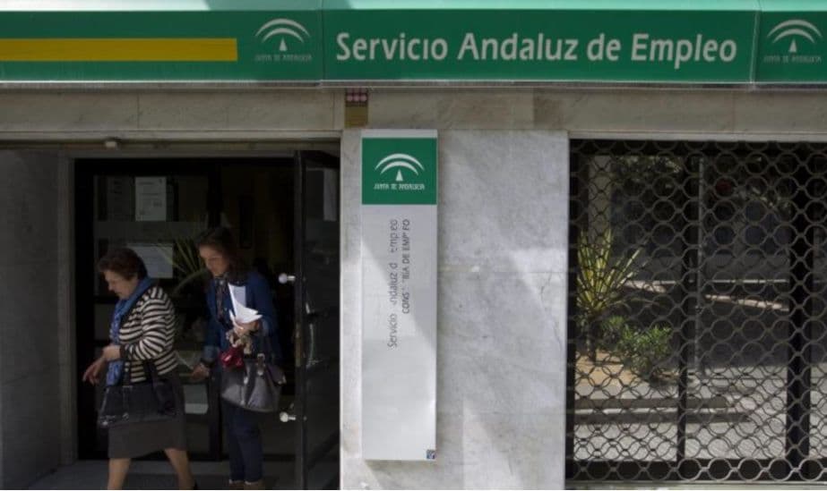 La estadística mensual confirma que el paro desciende en Granada en 732 personas hasta alcanzar la cifra de 72.654 desempleados en la provincia