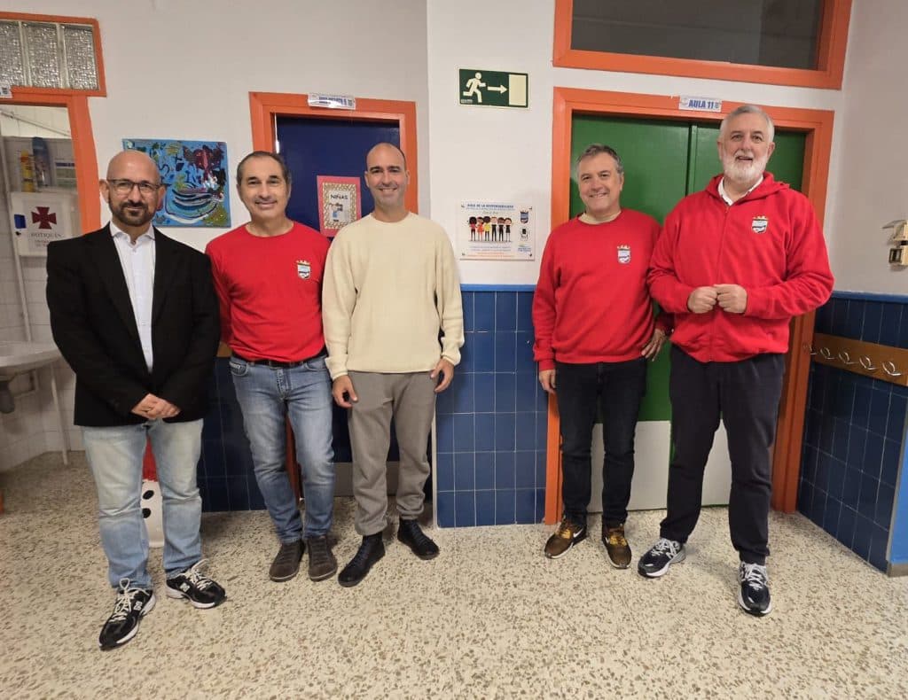 La Asociación de Empresarios de Playas patrocina el Aula de la Responsabilidad del CEIP Virgen de la Antigua