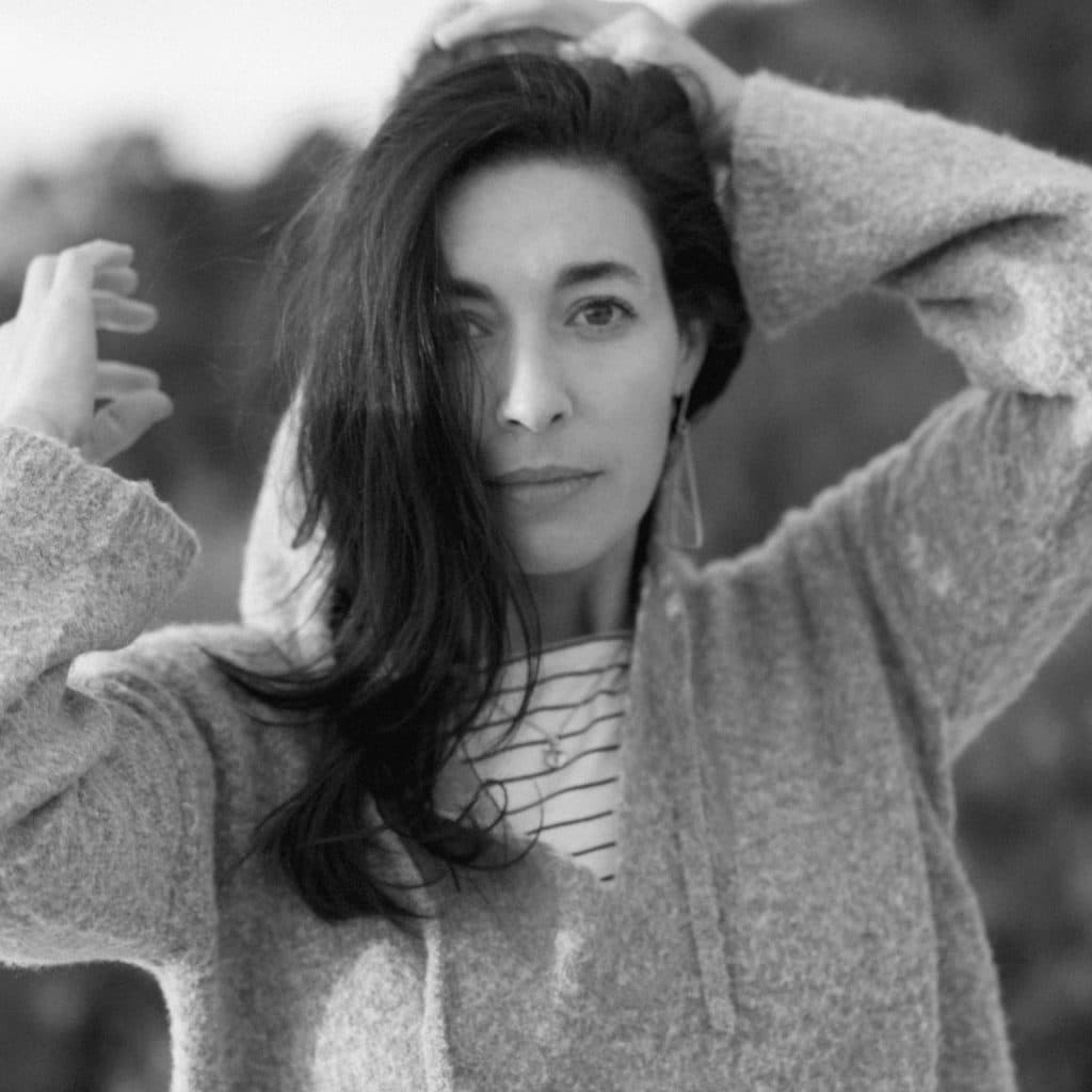 Fernanda Trías conversa sobre su libro ‘El monte de las furias’ con la profesora motrileña de la UGR, Gracia Morales, en La Madraza