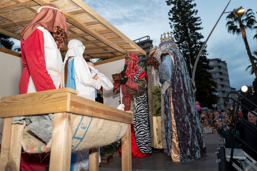 LA MAGIA DE SSMM LOS REYES MAGOS DE ORIENTE HA LLEGADO A LA COSTA TROPICAL