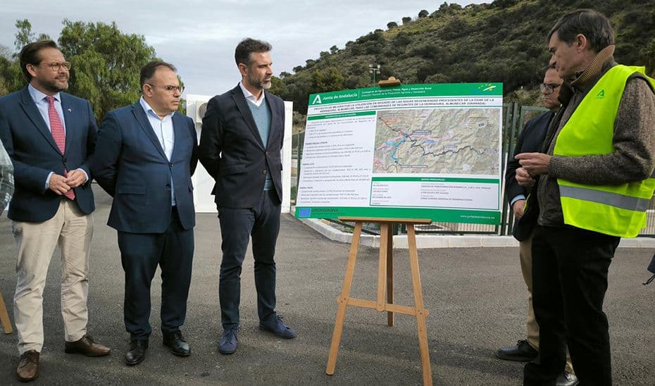El consejero de Agricultura y Agua de la Junta visita las obras de la EDAR de La Herradura donde se invierten 3,2 millones de euros