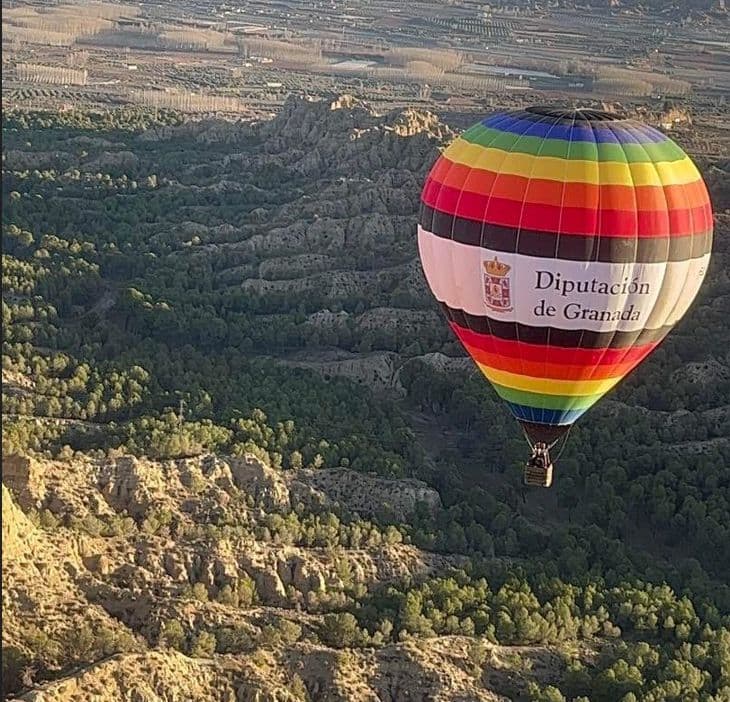 El Geoparque de Granada alza el vuelo con el XXV Festival de Aerostación y Campeonato de Andalucía