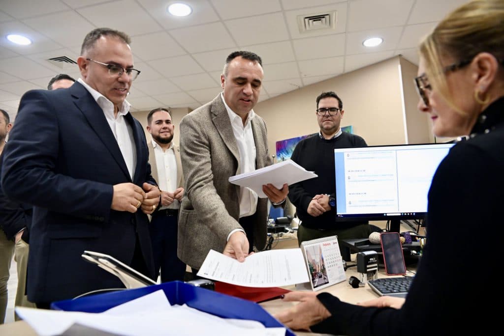 Rodríguez solicita por registro la licencia de obra para construir 60 pisos de protección pública en Almuñécar
