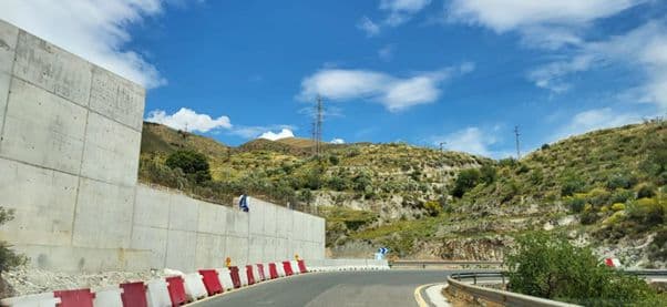 El PSOE de Lanjarón exige fecha cierta para la reanudación de obras del nuevo acceso