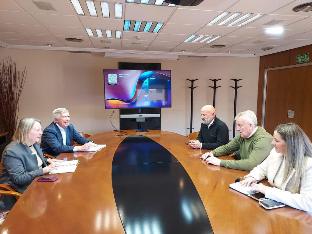 ACUAES y la Comunidad Regantes del Bajo Guadalfeo se reúnen para abordar el proyecto del desglosado nª3 de las conducciones del sistema de Presas Béznar-Rules