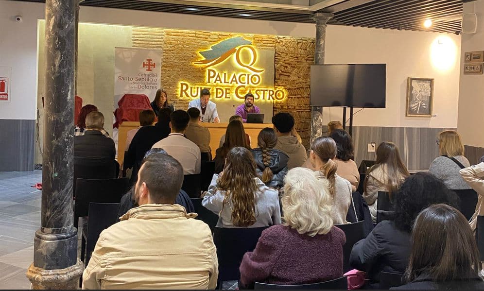 La Cofradía del Sepulcro de Motril pone en valor la figura de Belluga y apuesta por la juventud en la presentación de su cartel