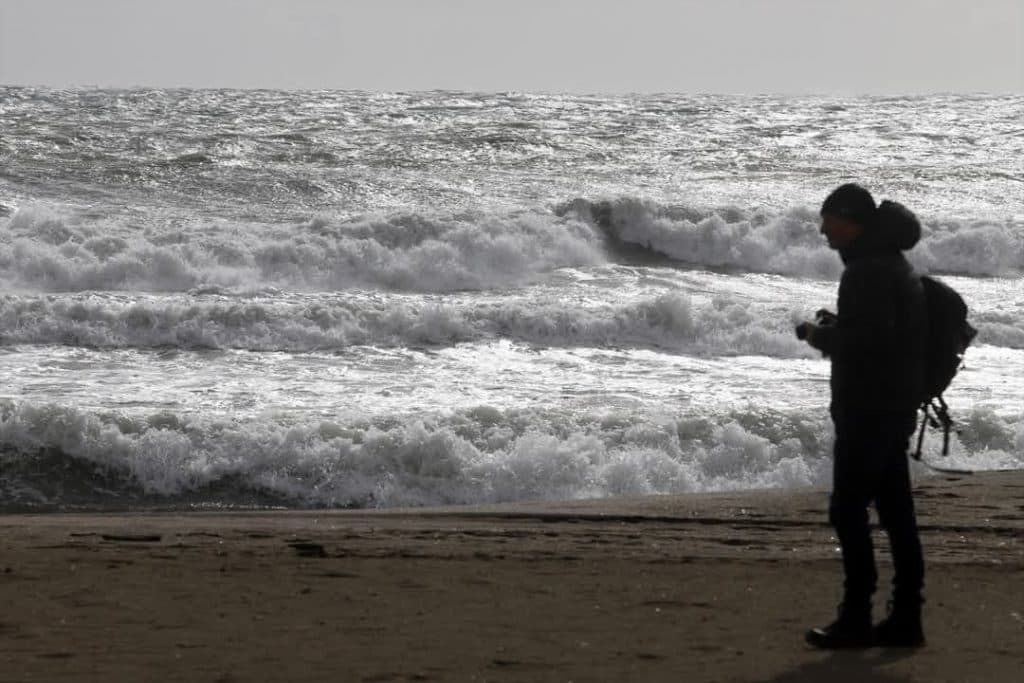 La Aemet anuncia en la Costa Tropical: viento, lluvia y tormentas para este lunes