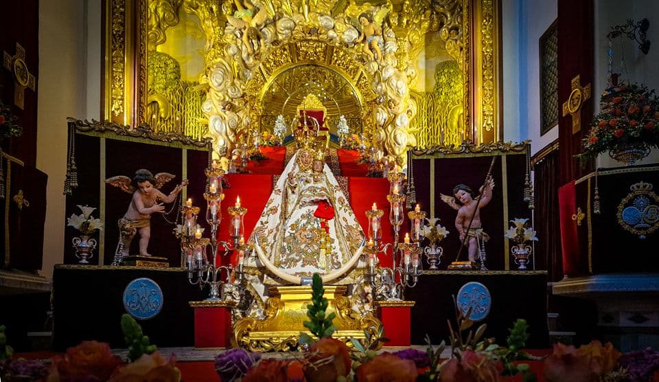 Domingo de Histórico Besamanos a Ntra. Sra. de la Cabeza Coronada de Motril