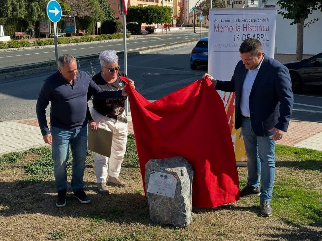 Emotivo acto en Calahonda con la plantación de un retoño del Árbol de Guernica, como símbolo de unión entre pueblos que comparten una historia de resistencia y esperanza