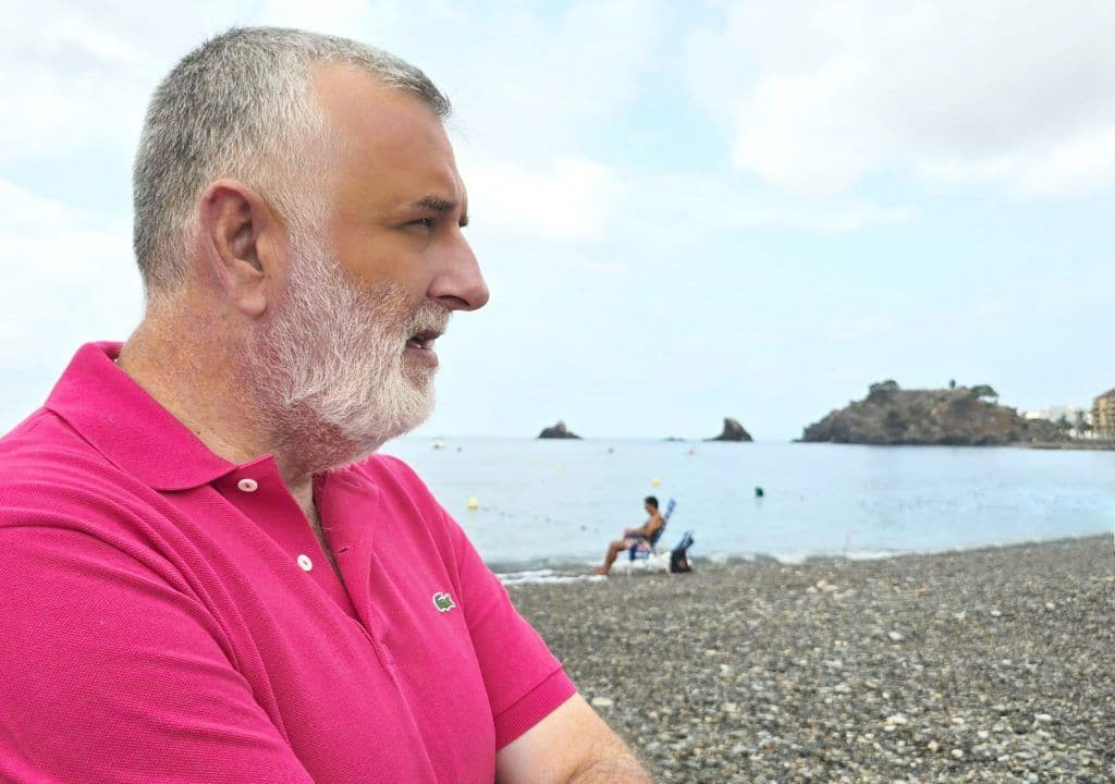 «Si el espigón no está terminado para mediados de junio, que se paren las obras y se retomen después del verano»