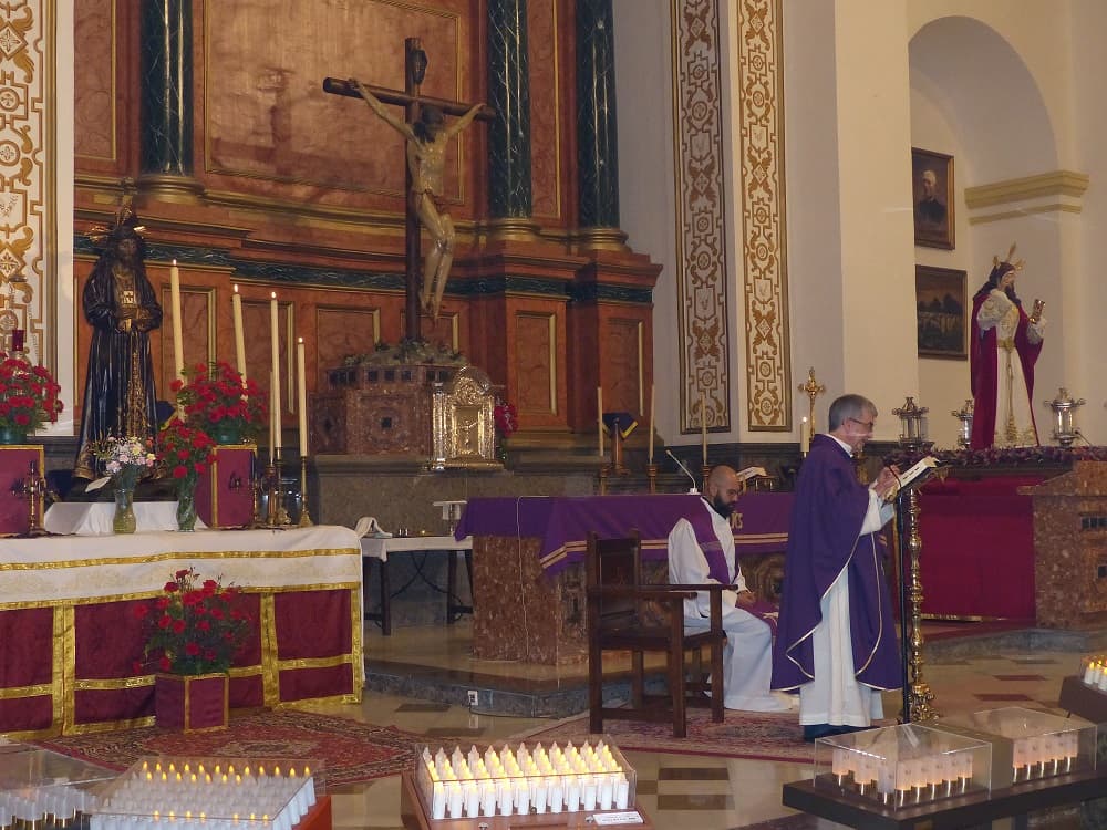 SE CELEBRA EN MOTRIL EL SANTO VÍA CRUCIS DE LA AGRUPACIÓN DE HERMANDADES Y COFRADÍAS