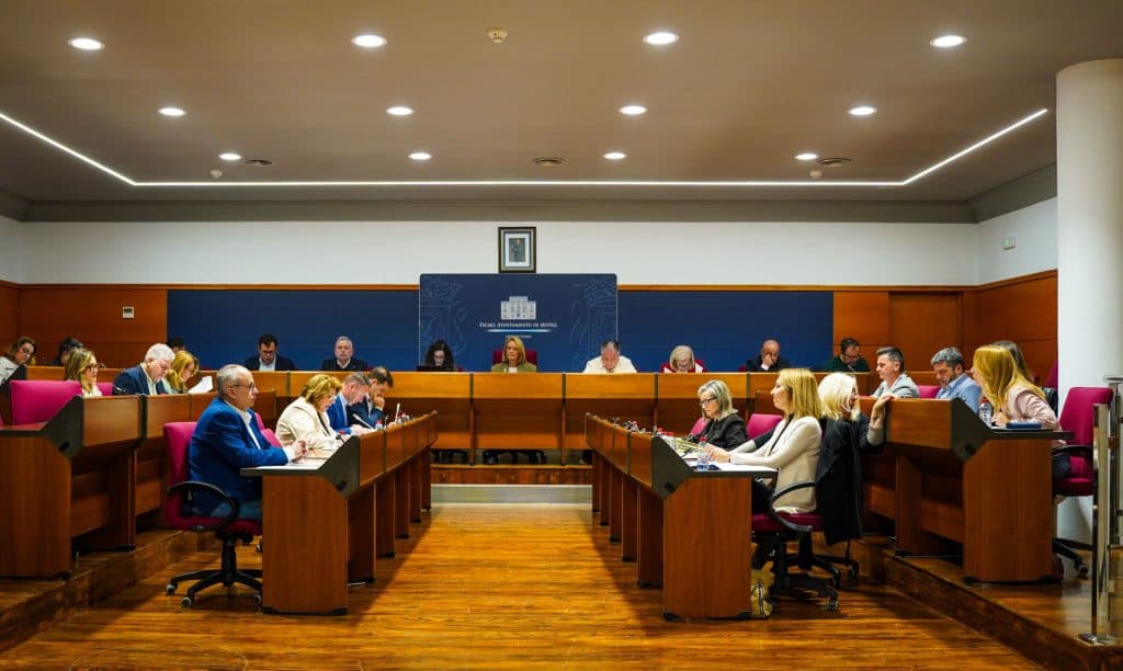 El Pleno municipal motrileño aprueba el inicio de expediente de licitación para la concesión del servicio público de transporte