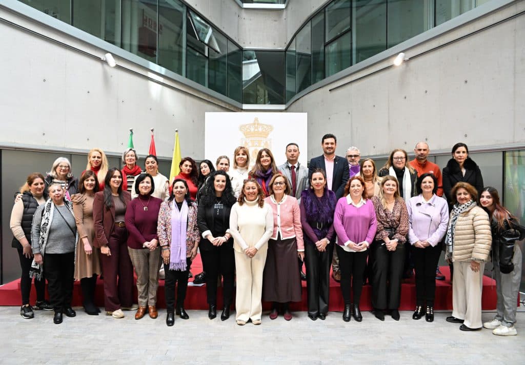 Diputación conmemora el 8-M junto a más de 30 mujeres gitanas de distintas asociaciones