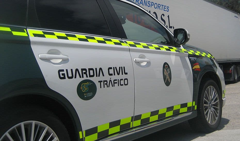Cuatro heridos tras salirse de la vía un vehículo en Adra