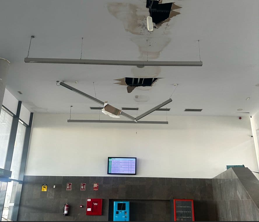El PSOE evidencia el mal estado de conservación de la estación de autobuses de Motril apenas diez años después de su inauguración