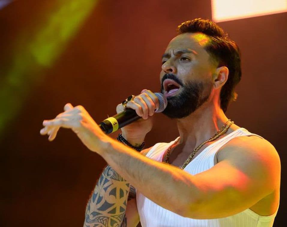 El cantante, actor y bailarín motrileño, Javi Mota, cierra la tercera temporada de Malinche