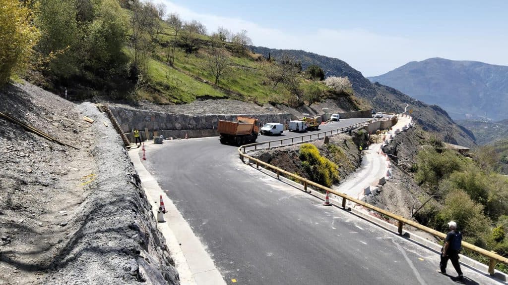 La Junta finaliza las obras de la carretera de acceso a Capileira tras una inversión de 4,3 millones