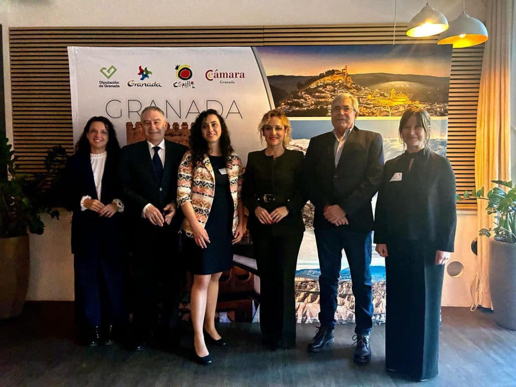 Diputación y empresas granadinas promocionan el turismo de sol y playa en Múnich
