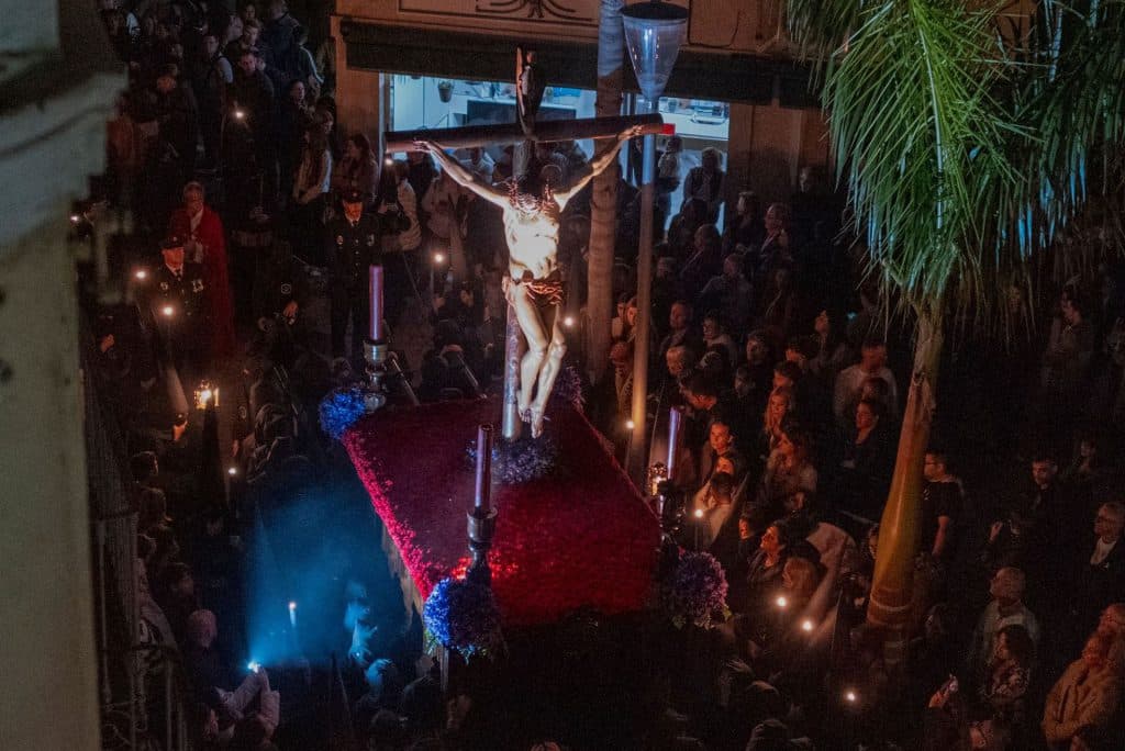 ECOS DE NUESTRA SEMANA SANTA: “REALMENTE ESTE ERA EL HIJO DE DIOS” (Mt. 27, 45-50)
