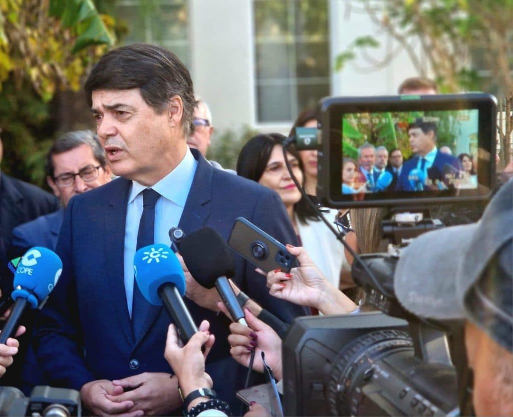Rojas exige explicaciones al Delegado del Gobierno en Andalucía por la cadena de despropósitos con la llegada de un grupo de migrantes a Carchuna