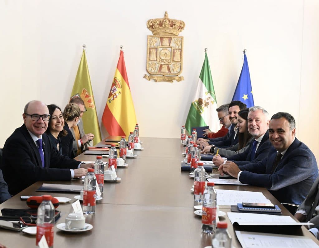 Reunión de los Equipos de Gobierno de Diputación y Universidad de Granada para reforzar su colaboración