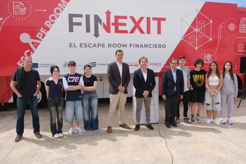 FINEXIT, el ‘escape room’ financiero que desafía a los estudiantes de Formación Profesional, se detiene en Motril