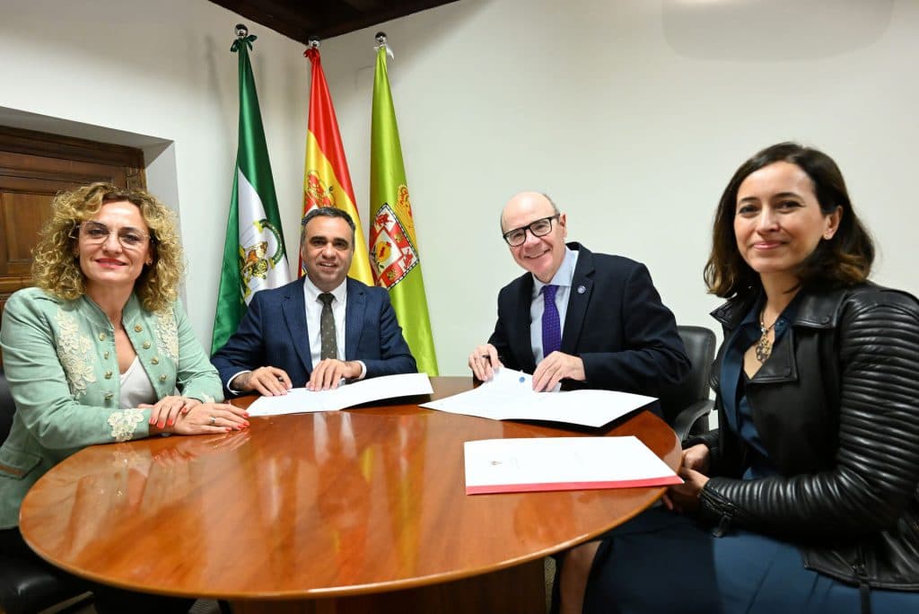 Diputación y Universidad de Granada renuevan el convenio de colaboración para la realización de cursos organizados en distintas localidades de la provincia