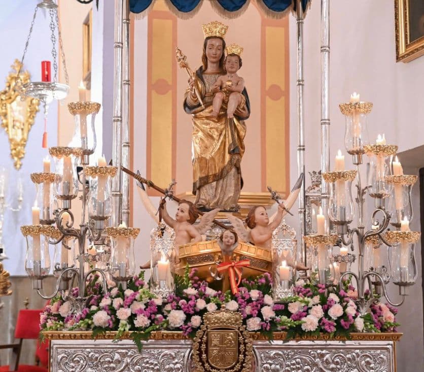 La Patrona de Motril se despide de Varadero para marchar al barrio de Capuchinos
