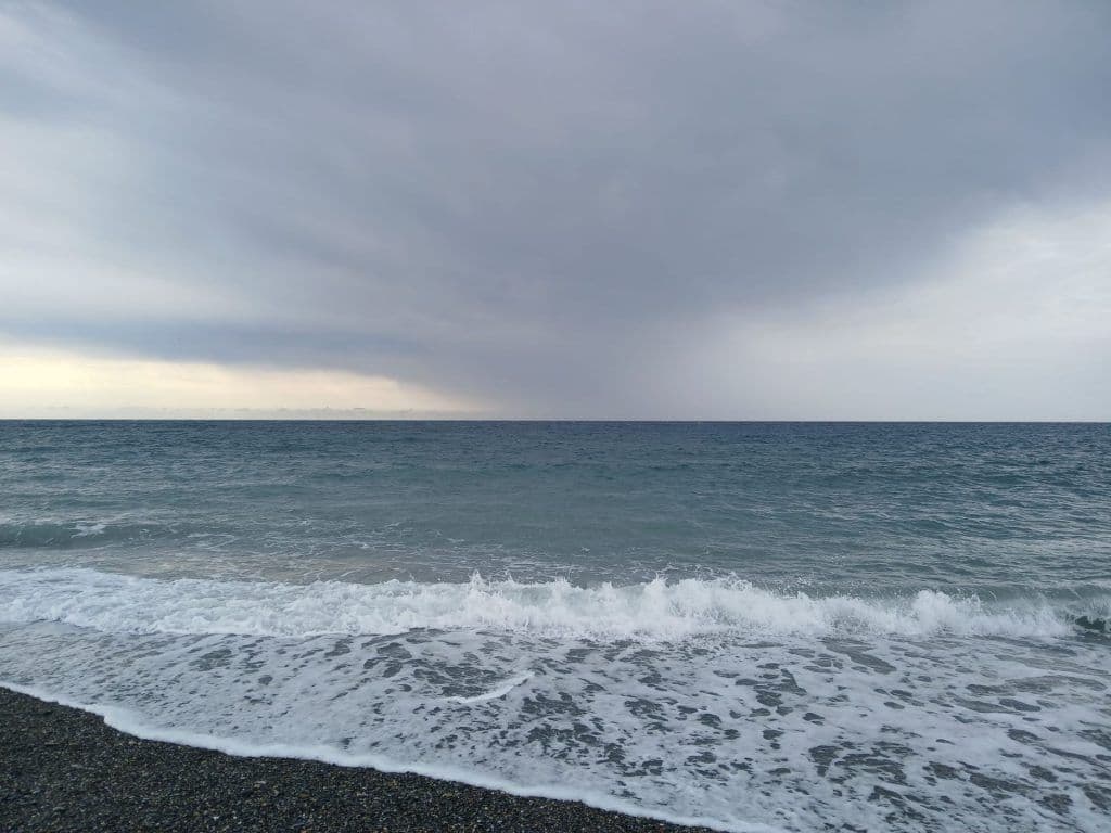 La AEMET anuncia lluvia en la Costa Tropical para este viernes