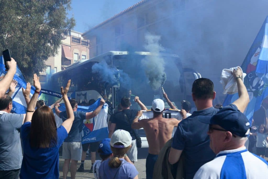 Fin al sueño blanquiazul: el CF Motril cae eliminado en los playoff de ascenso a 2ª RFEF