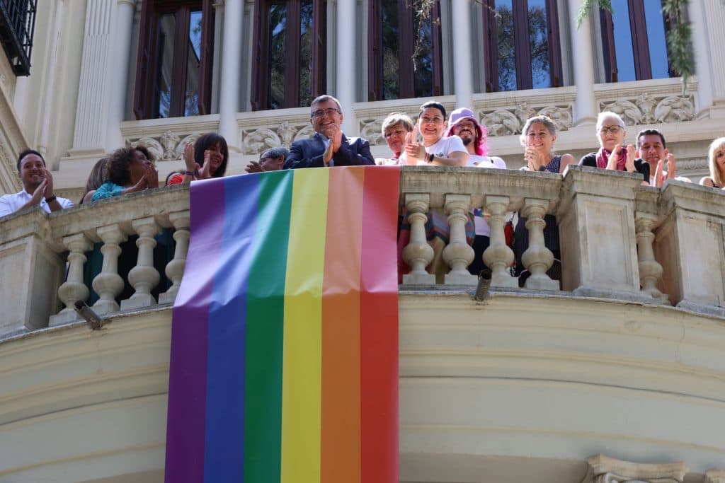 El subdelegado reafirma el compromiso Gobierno de España con los derechos del colectivo LGTBI