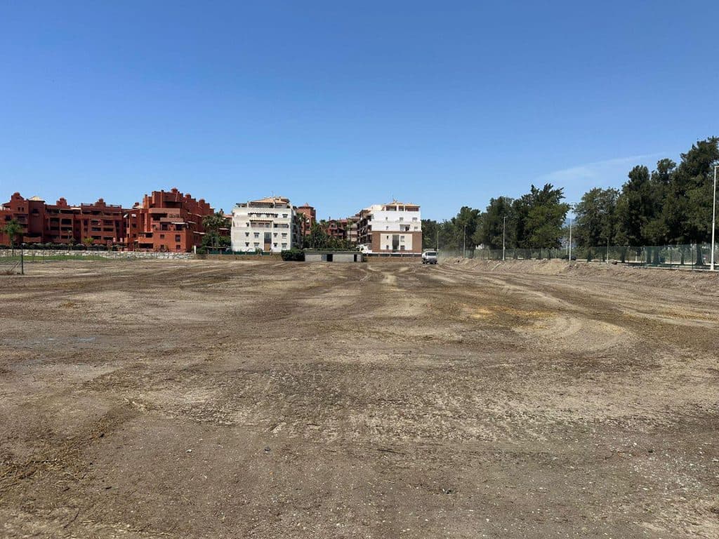 El Ayuntamiento habilita 3.000 plazas de aparcamiento a lo largo del litoral motrileño de cara a la época estival