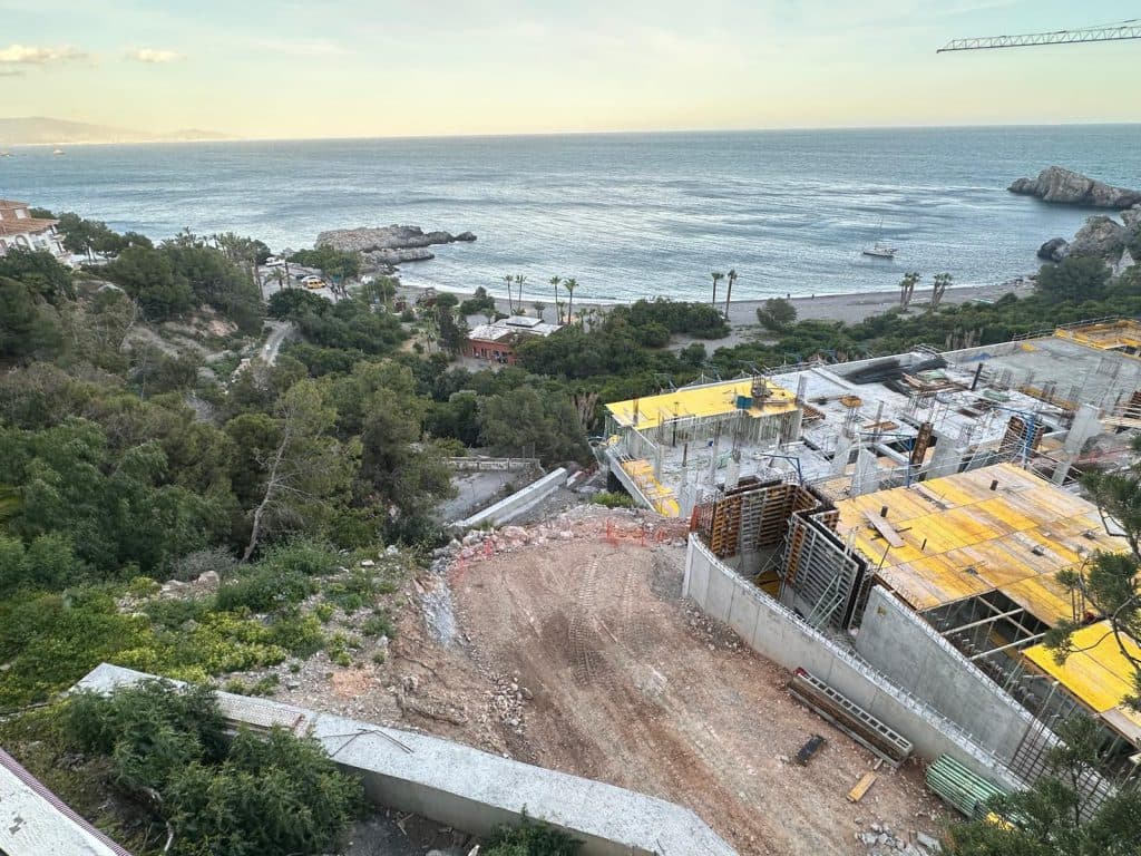 El PSOE exige explicaciones al alcalde sobre la ‘extraña’ nueva publicación en el BOP de modificaciones en el PGOU del 87 que afectan a la urbanización de Marina del Este
