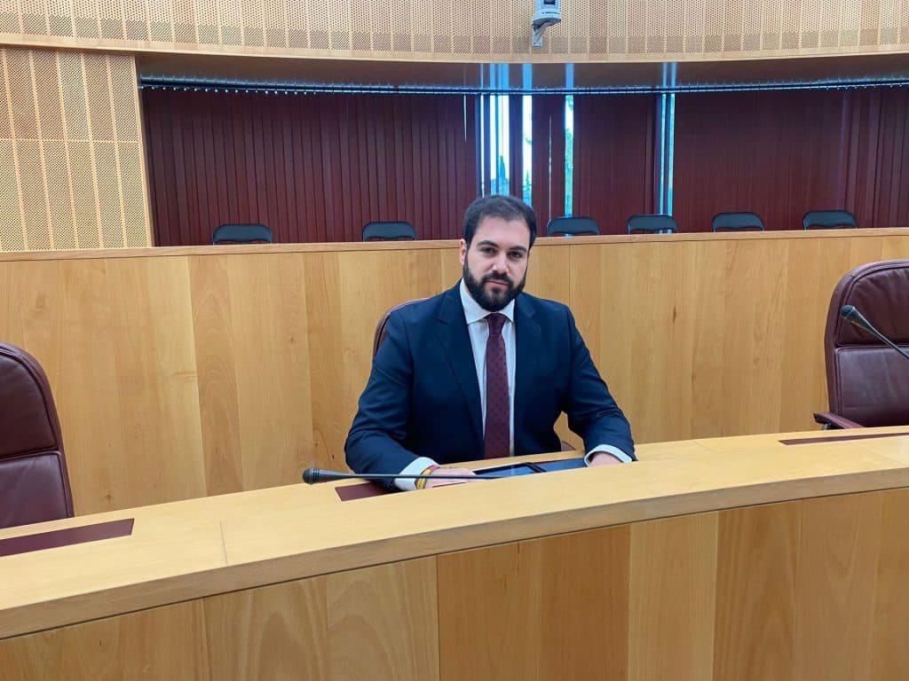 VOX denuncia que el PP de la Diputación se dedica a ‘jugar al Monopoly’ con el dinero de los granadinos y pide usar estos fondos en proyectos de interés para los ciudadanos