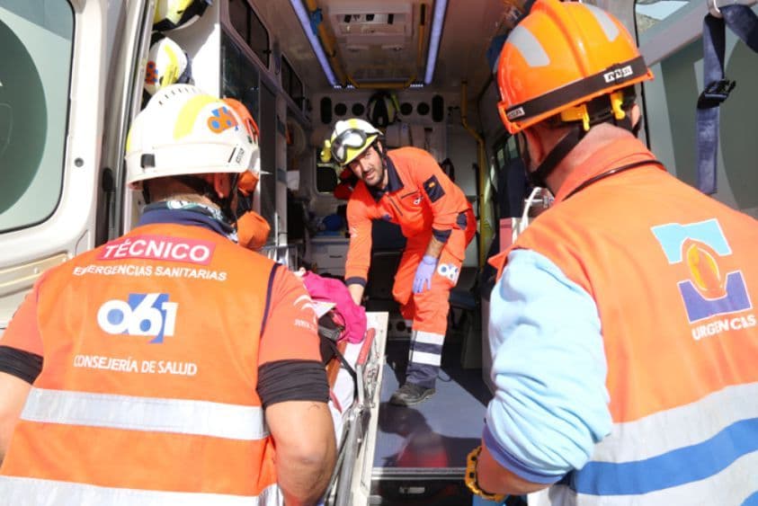 Cuatro heridos al colisionar dos coches en la carretera N-432 a su paso por Moclín (Granada)