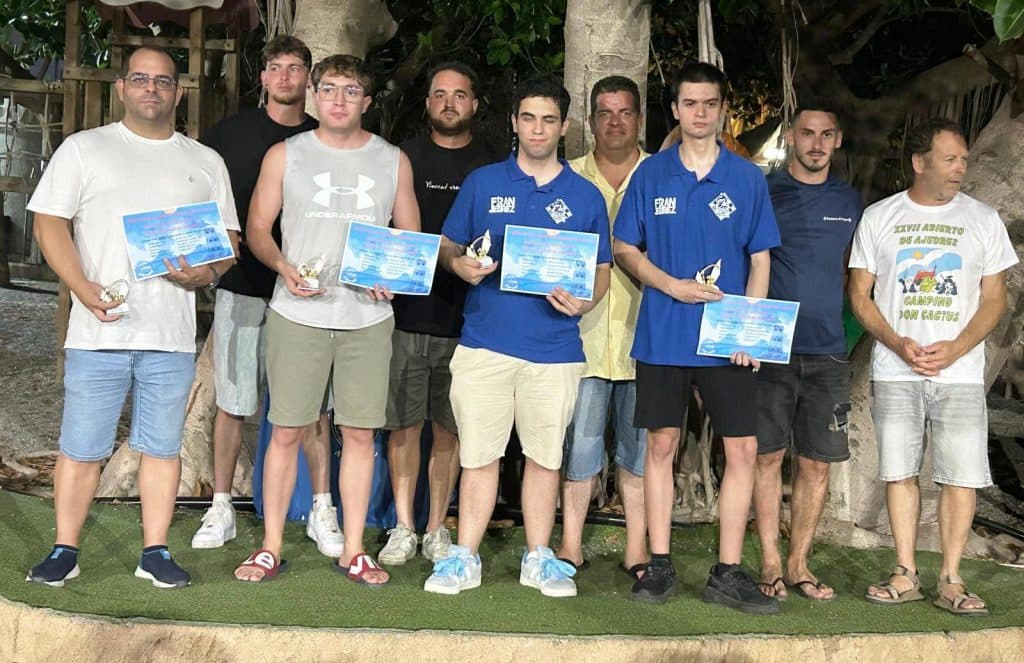 El ajedrecista zubiense Alejandro Serrano Almendros brillante ganador por mejor sistema de desempate del XXVII Abierto de Ajedrez Camping Don Cactus 2025