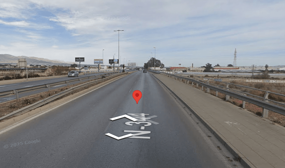 Muere un varón de 37 años al ser atropellado por un camión en Almería