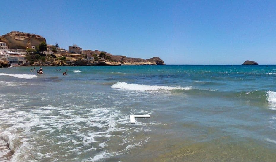 Muere un joven de 16 años en una playa de Pulpí (Almería)