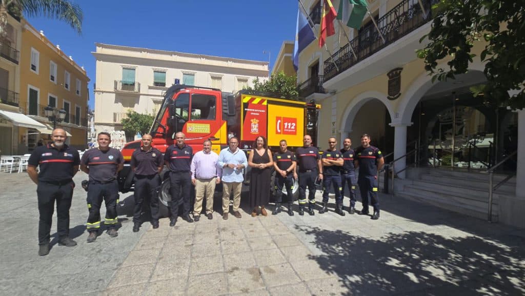 Diputación dota al Servicio de Bomberos de Almuñécar de una bomba forestal en la que ha invertido 280.000 euros